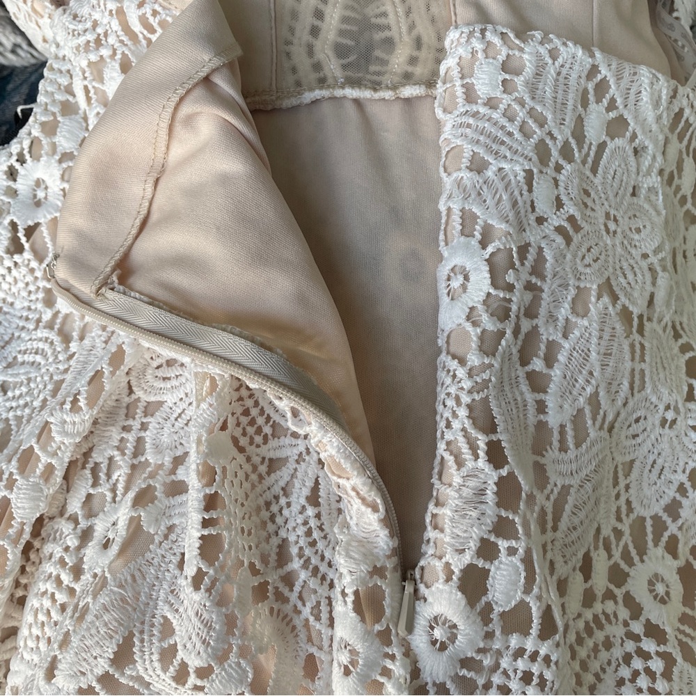 Lace DB Studio dress - Picture 8 of 8